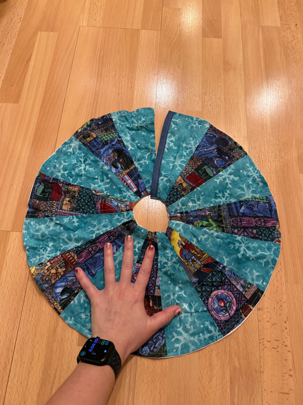 Handmade Patchwork Tree Skirt - Turquoise & Multicolor beauty & beast - Picture 2 of 4